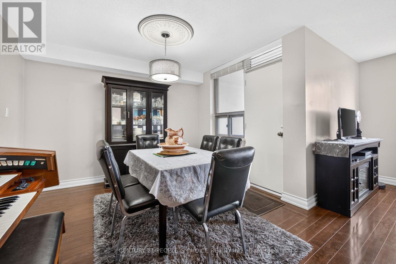 #814 2825 ISLINGTON AVENUE - 14
