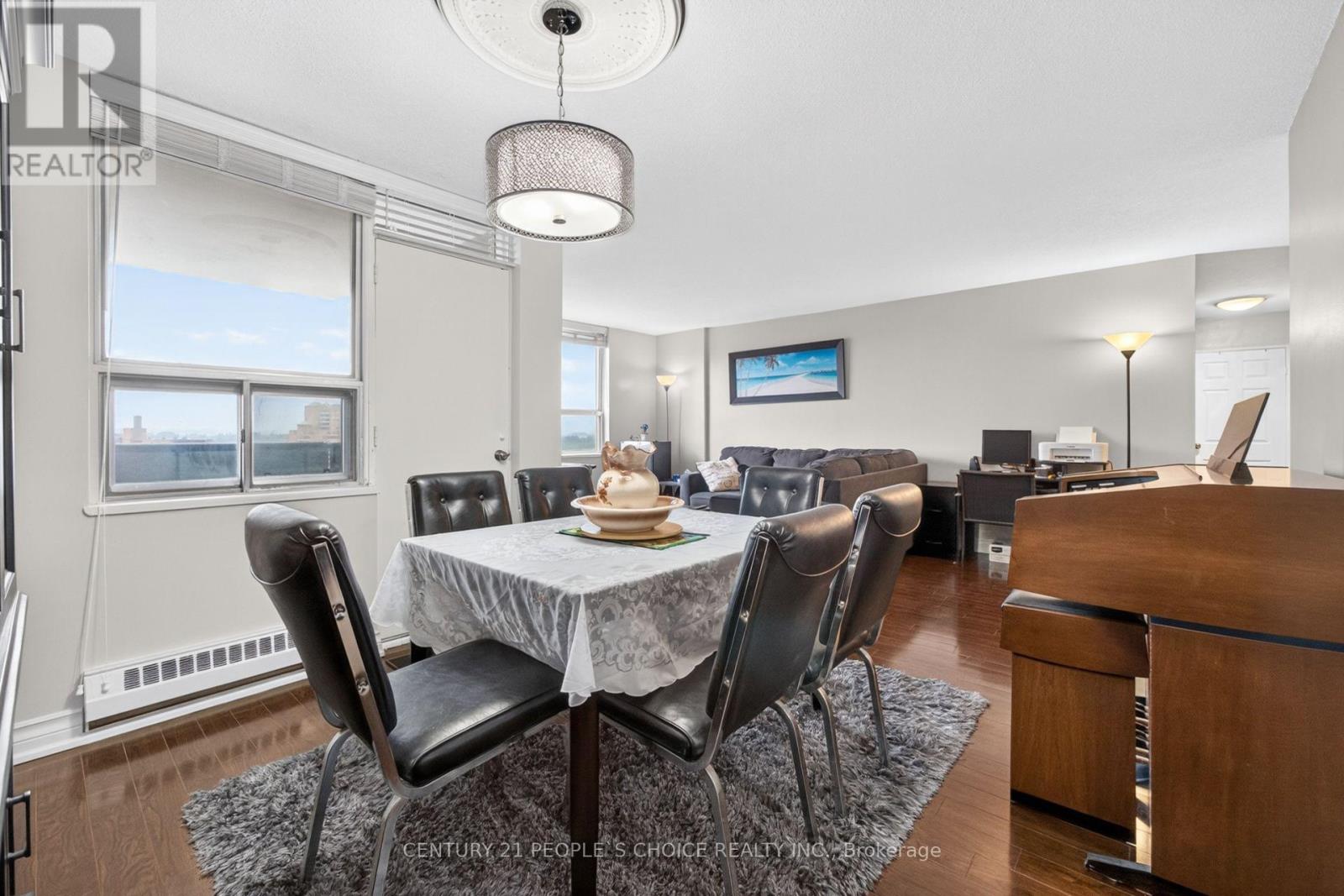 #814 2825 ISLINGTON AVENUE - 18