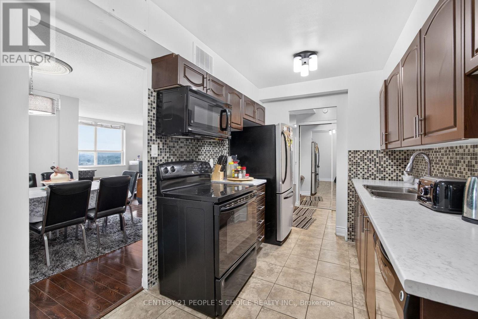 #814 2825 ISLINGTON AVENUE - 19