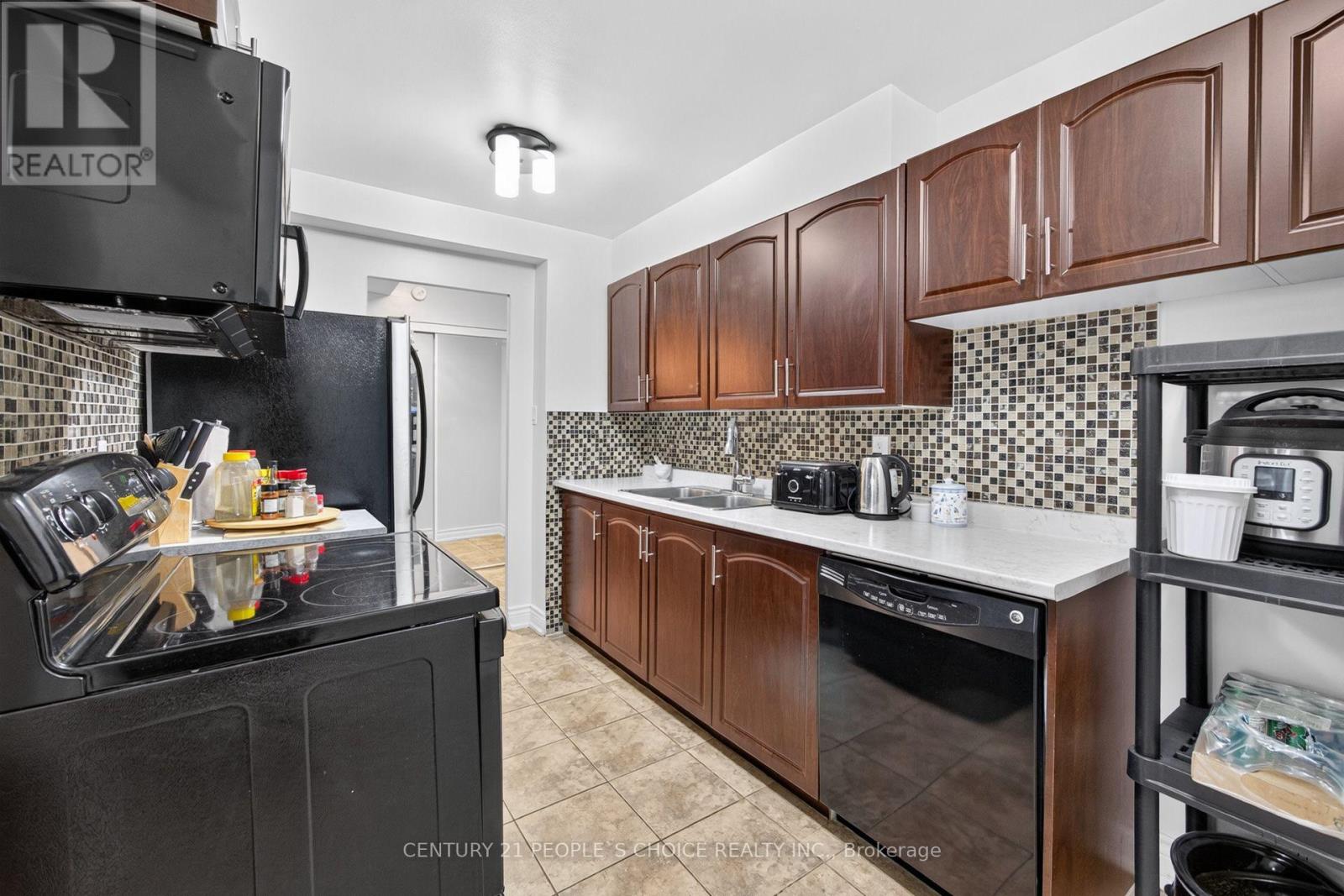 #814 2825 ISLINGTON AVENUE - 21