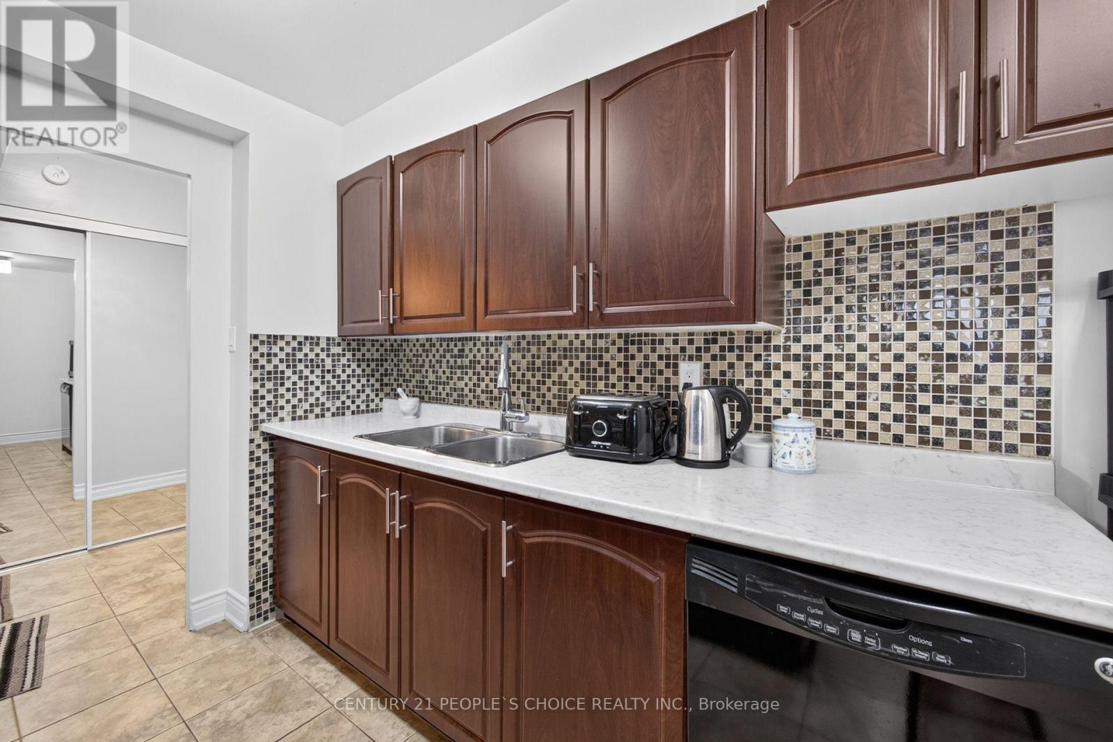 #814 2825 ISLINGTON AVENUE - 22