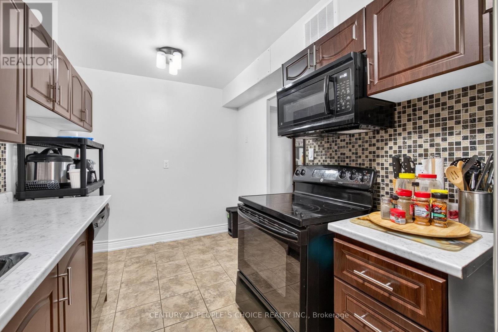 #814 2825 ISLINGTON AVENUE - 23