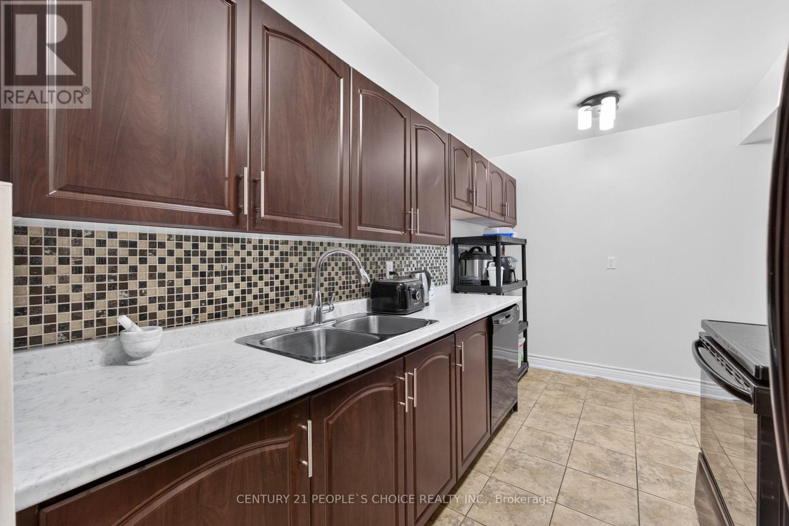 #814 2825 ISLINGTON AVENUE - 25