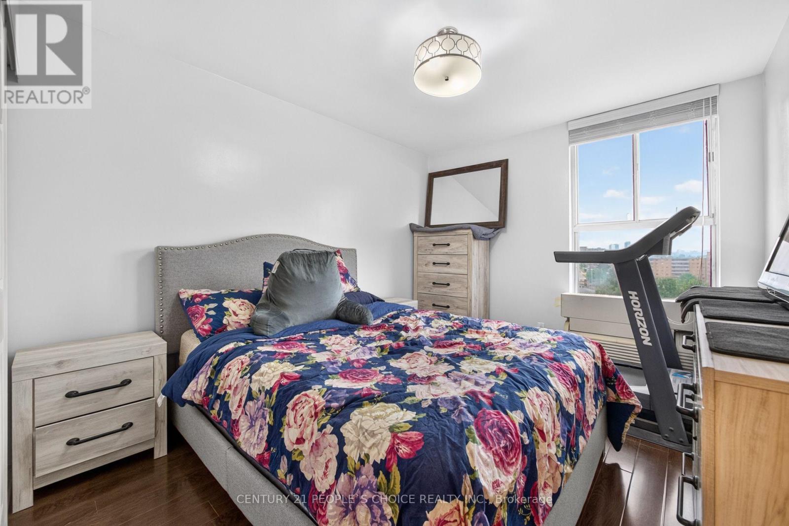#814 2825 ISLINGTON AVENUE - 28