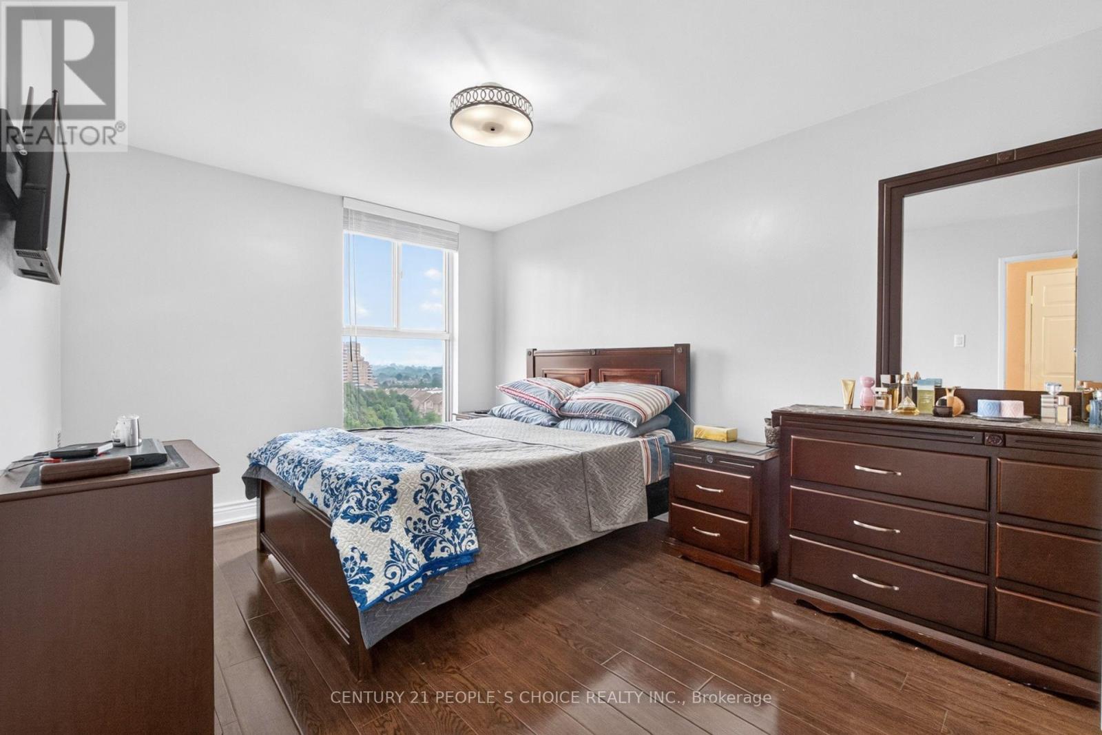 #814 2825 ISLINGTON AVENUE - 32