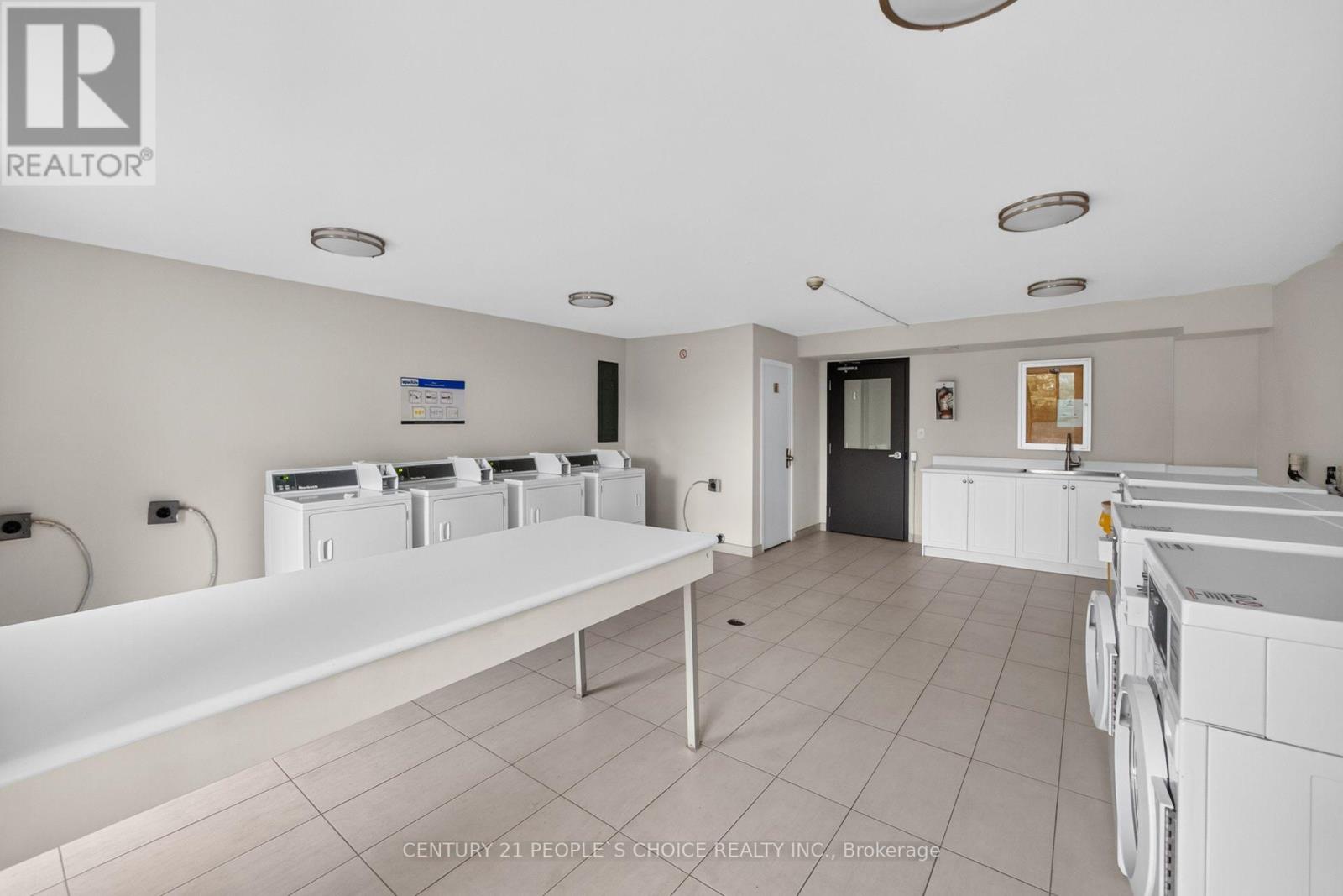 #814 2825 ISLINGTON AVENUE - 43