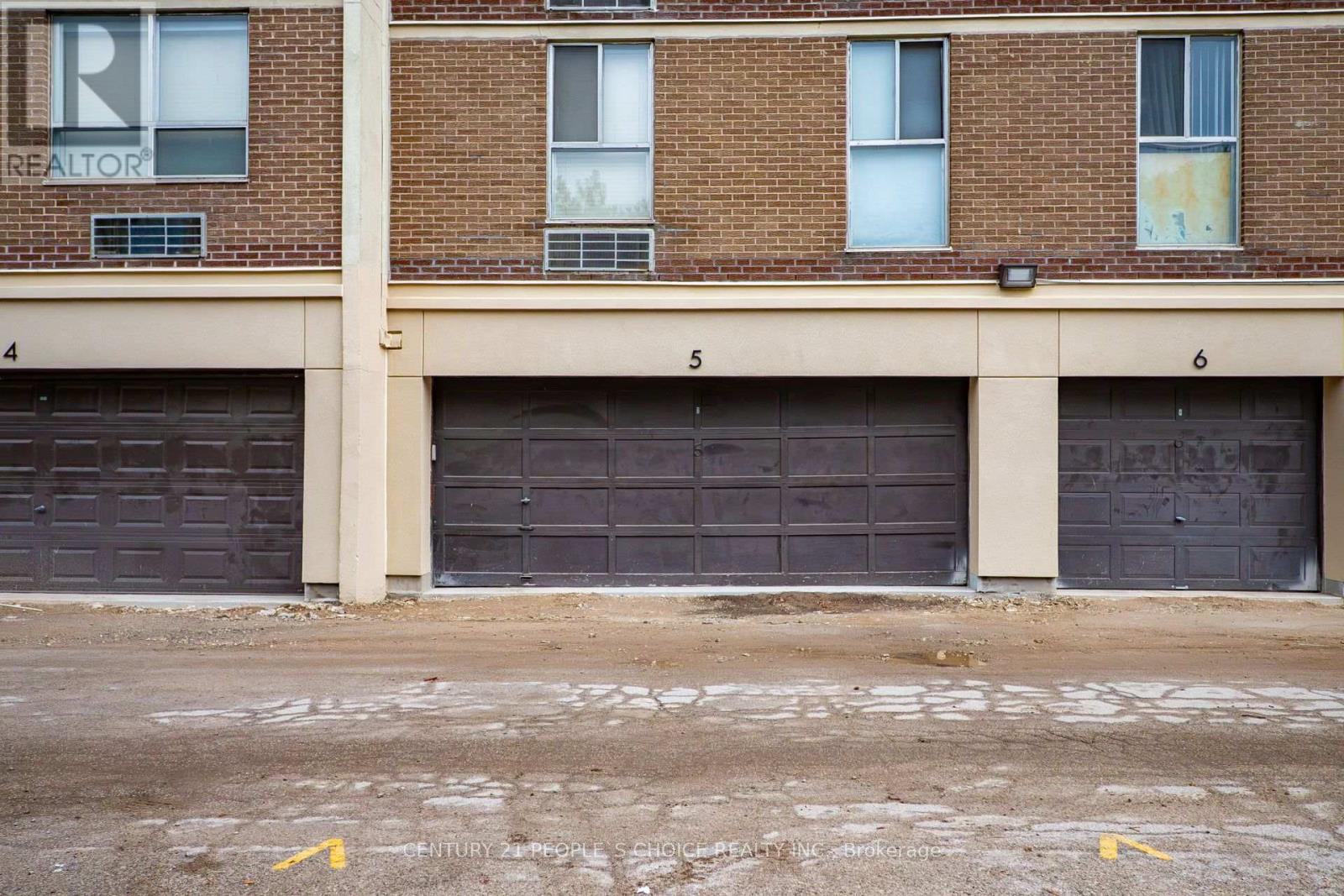 #814 2825 ISLINGTON AVENUE - 48