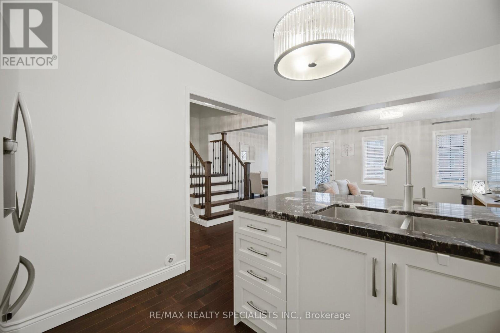932 SPRAGUE PLACE - 23