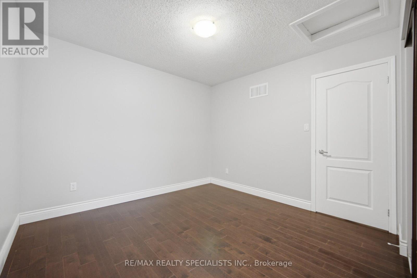 932 SPRAGUE PLACE - 40