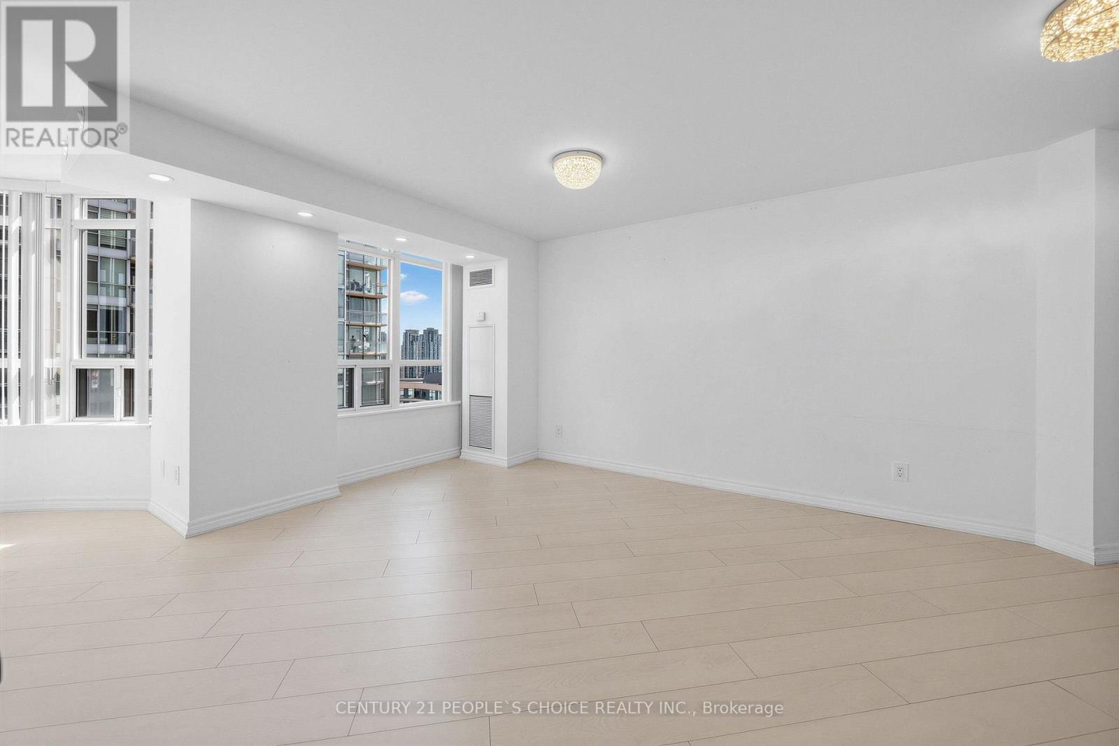 #1906 3880 DUKE OF YORK BOULEVARD - 11