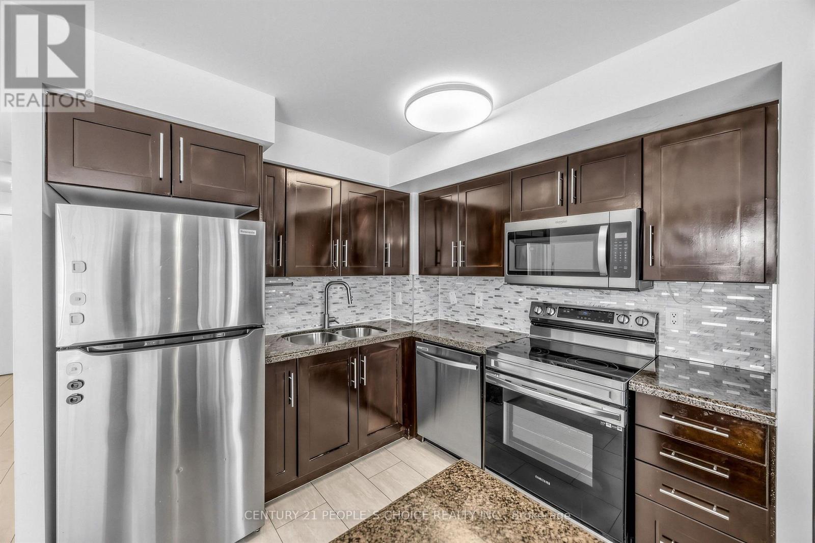 #1906 3880 DUKE OF YORK BOULEVARD - Image 15