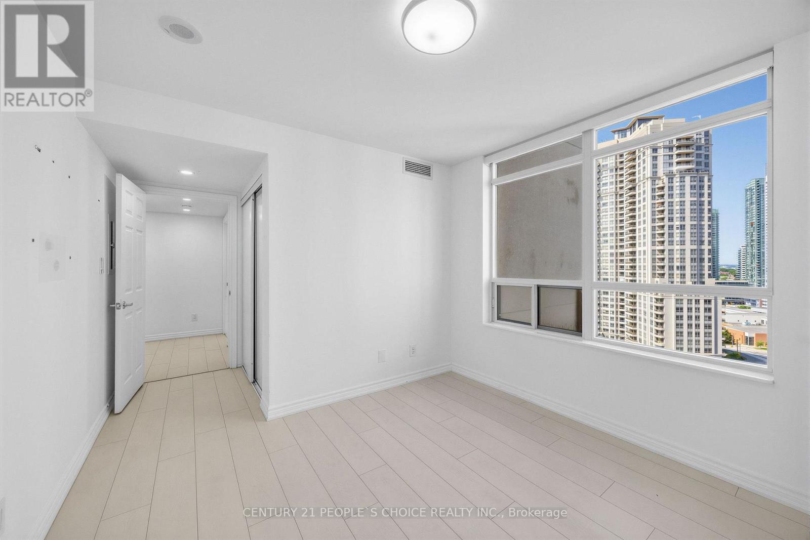 #1906 3880 DUKE OF YORK BOULEVARD - 26