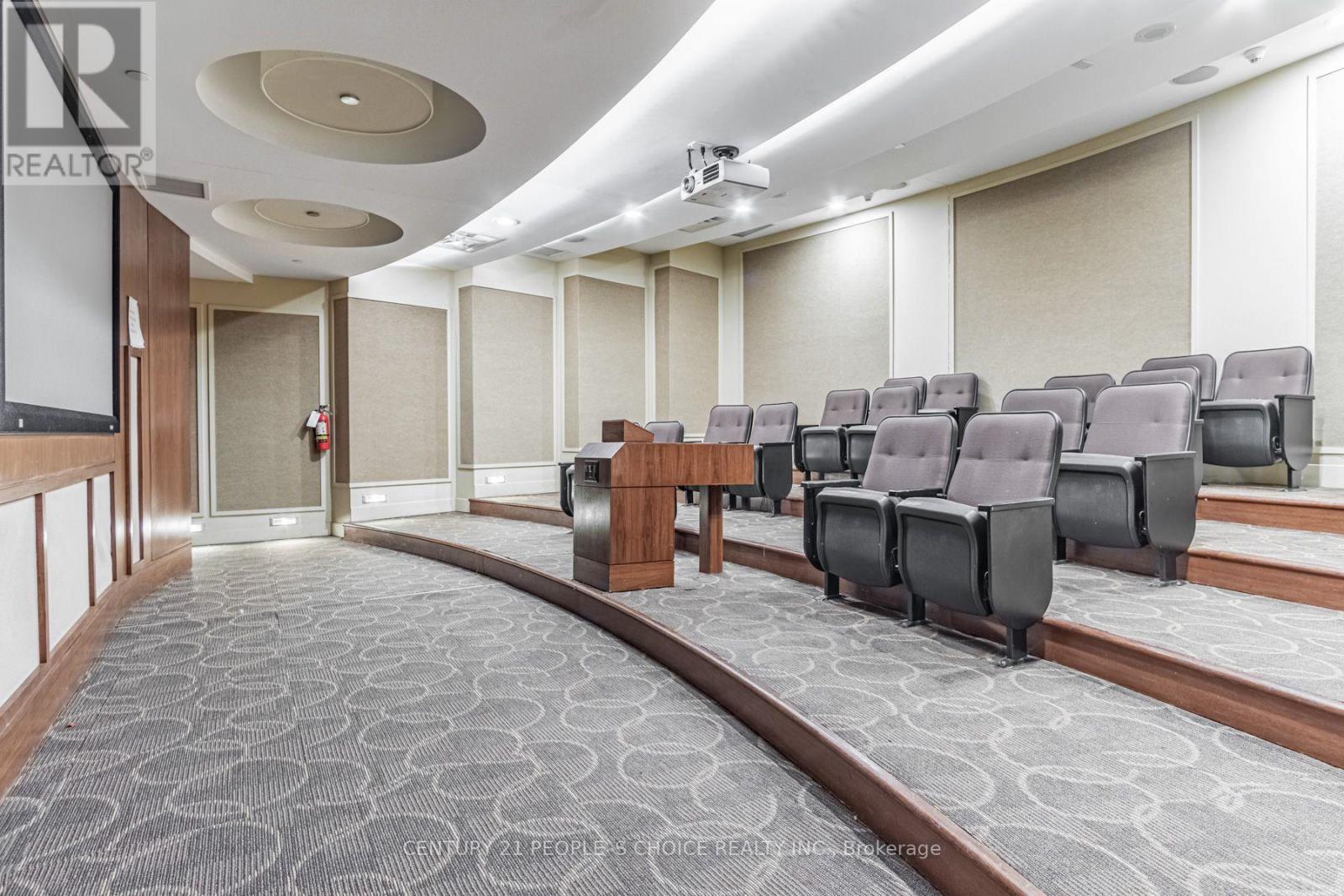#1906 3880 DUKE OF YORK BOULEVARD - Image 4