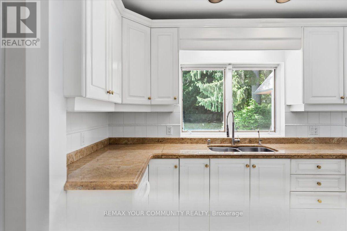 1528 KNARESWOOD DRIVE - 12