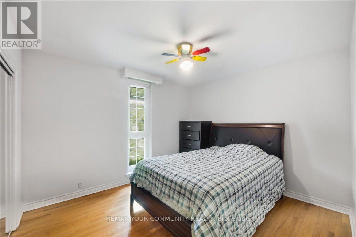 1528 KNARESWOOD DRIVE - 25