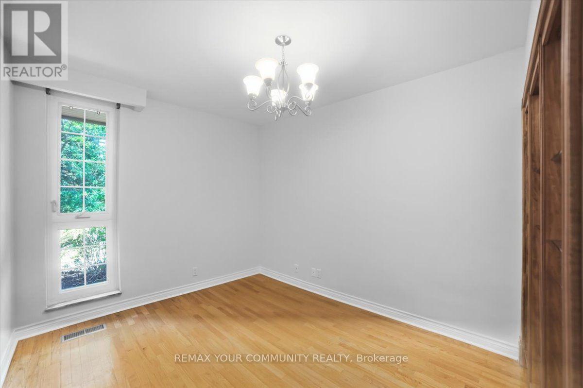 1528 KNARESWOOD DRIVE - 26