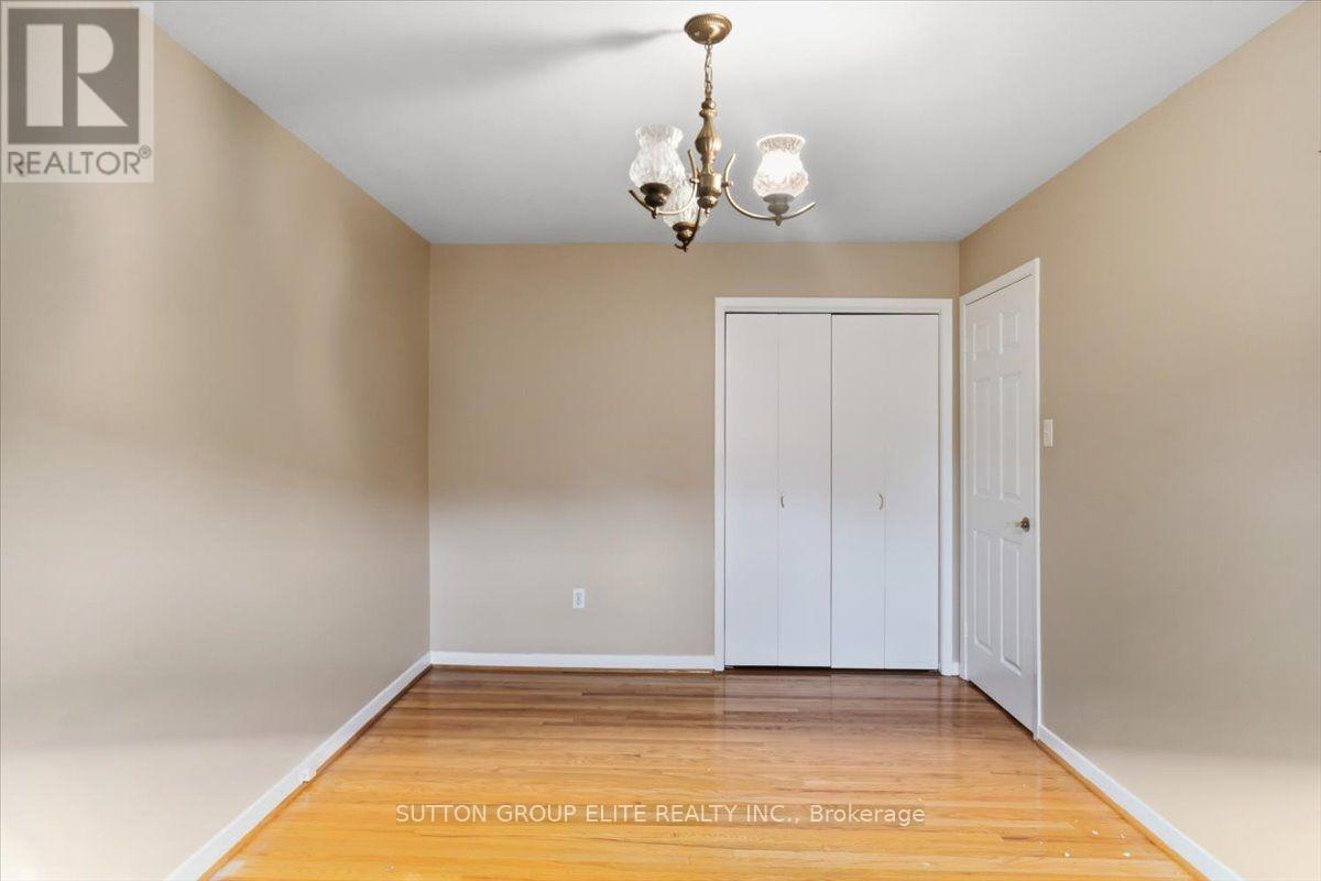 1060 CLAREDALE ROAD - 11