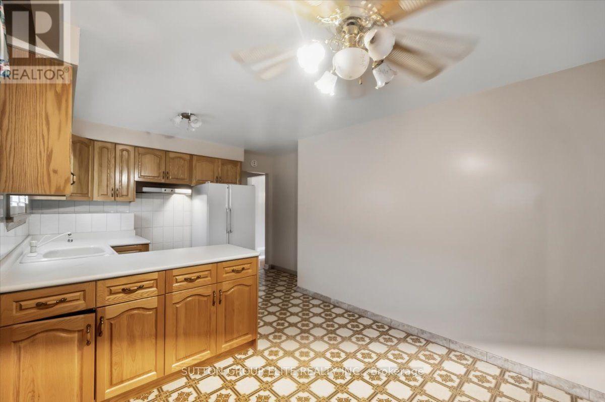 1060 CLAREDALE ROAD - 14