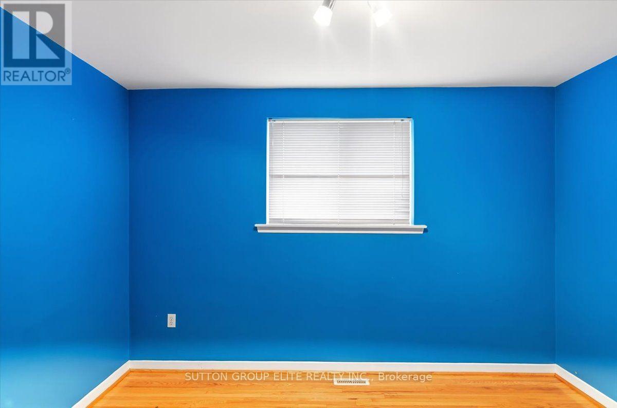 1060 CLAREDALE ROAD - 17