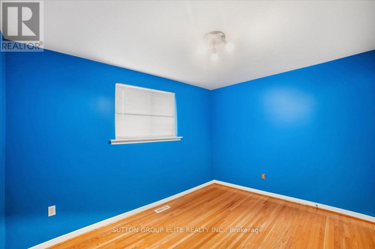 1060 CLAREDALE ROAD - 18
