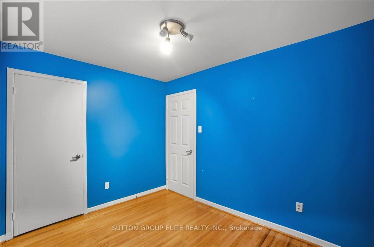 1060 CLAREDALE ROAD - 20
