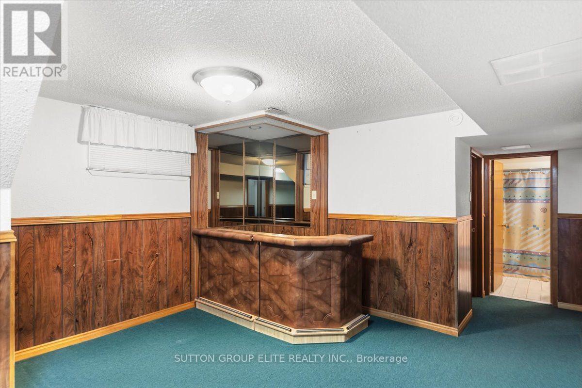 1060 CLAREDALE ROAD - 25