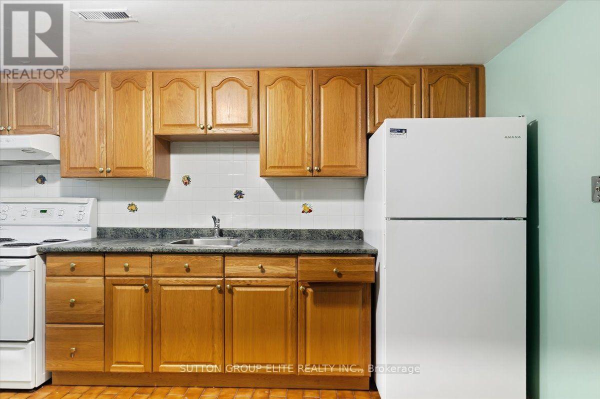 1060 CLAREDALE ROAD - 27