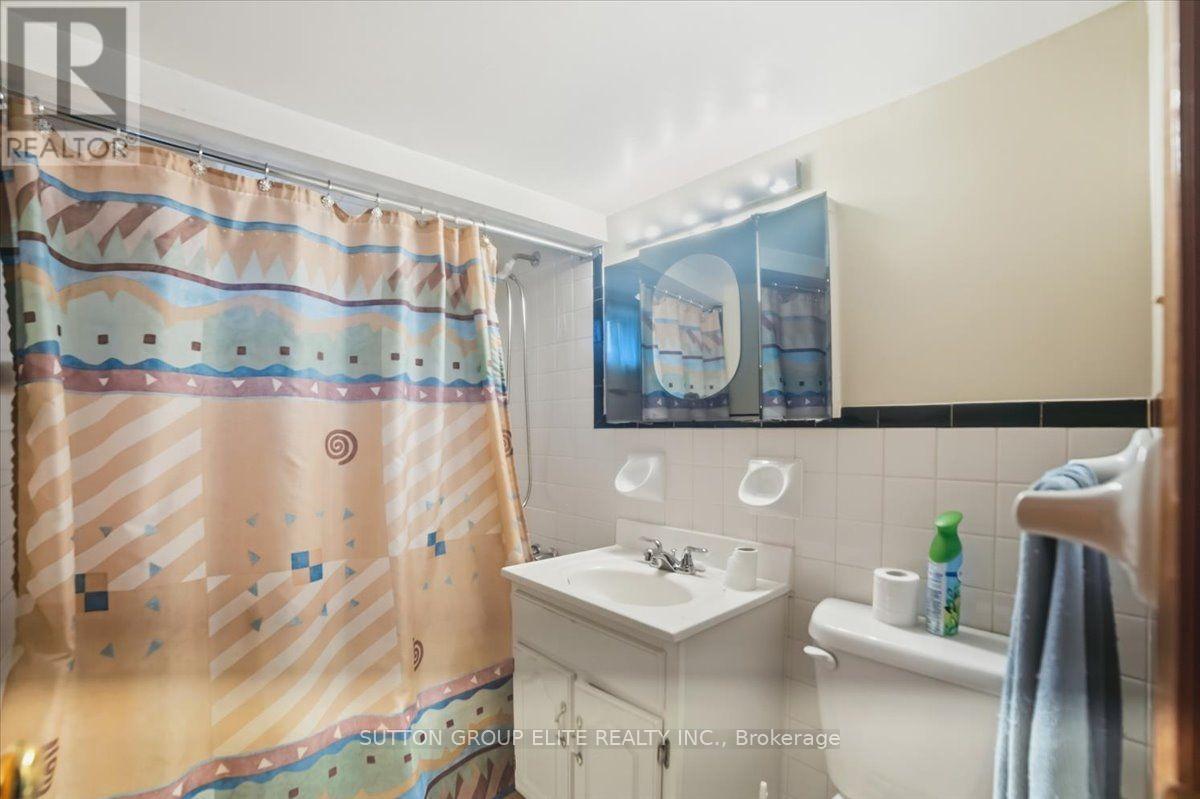 1060 CLAREDALE ROAD - 31