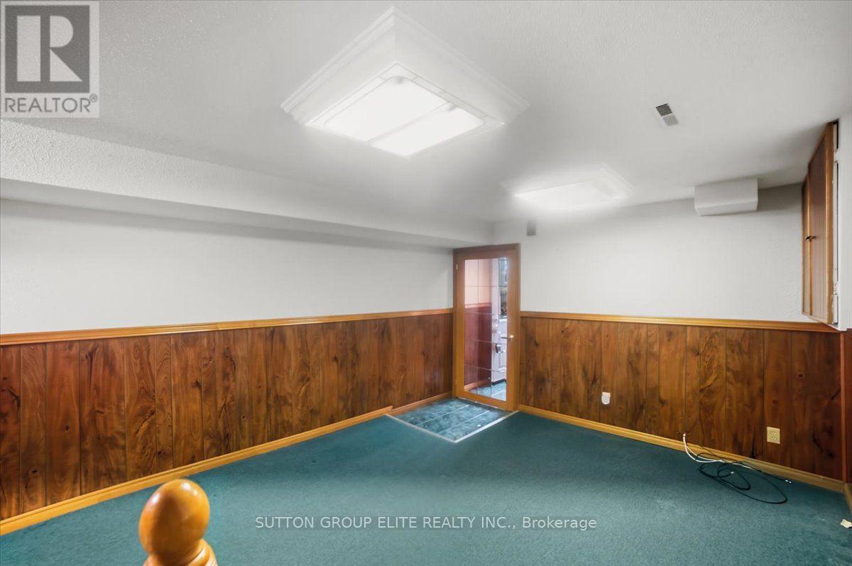 1060 CLAREDALE ROAD - 34