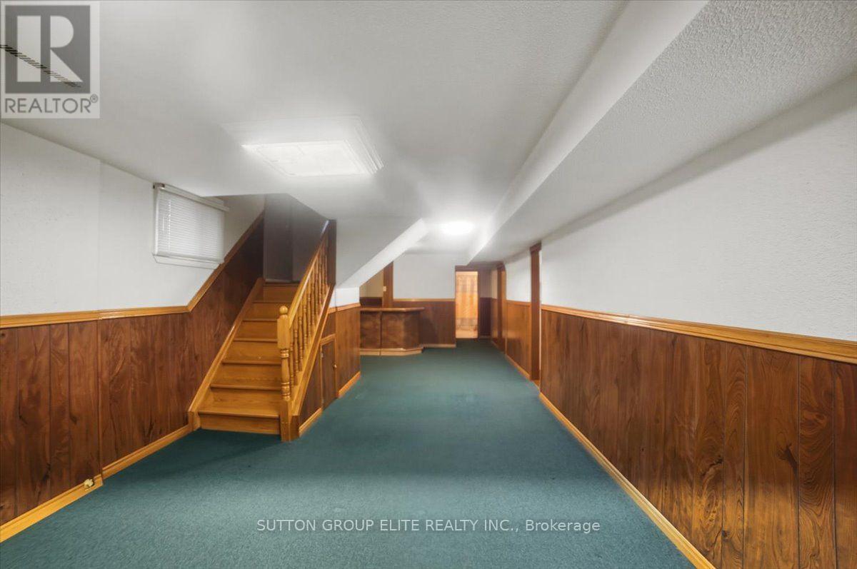 1060 CLAREDALE ROAD - 35