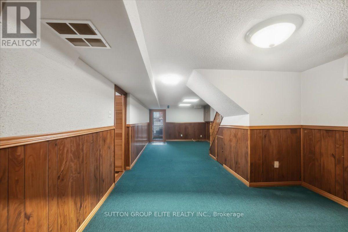 1060 CLAREDALE ROAD - 38