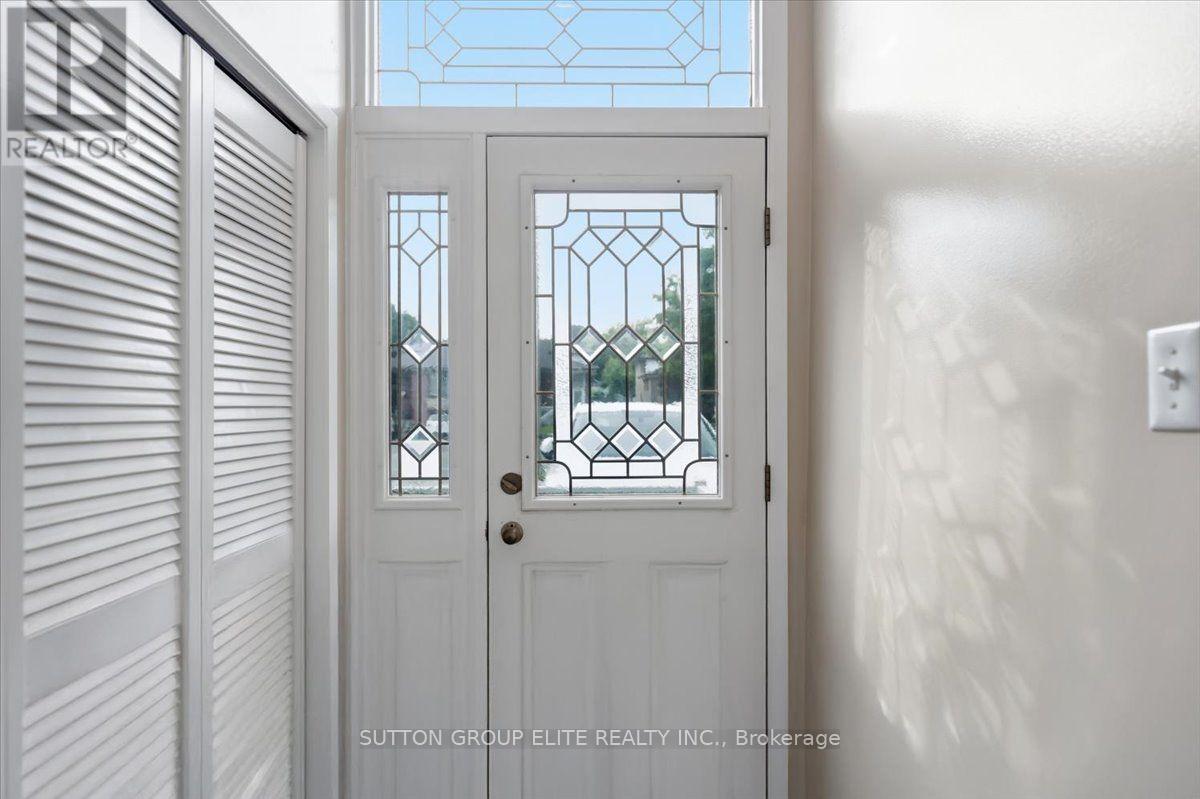 1060 CLAREDALE ROAD - 4