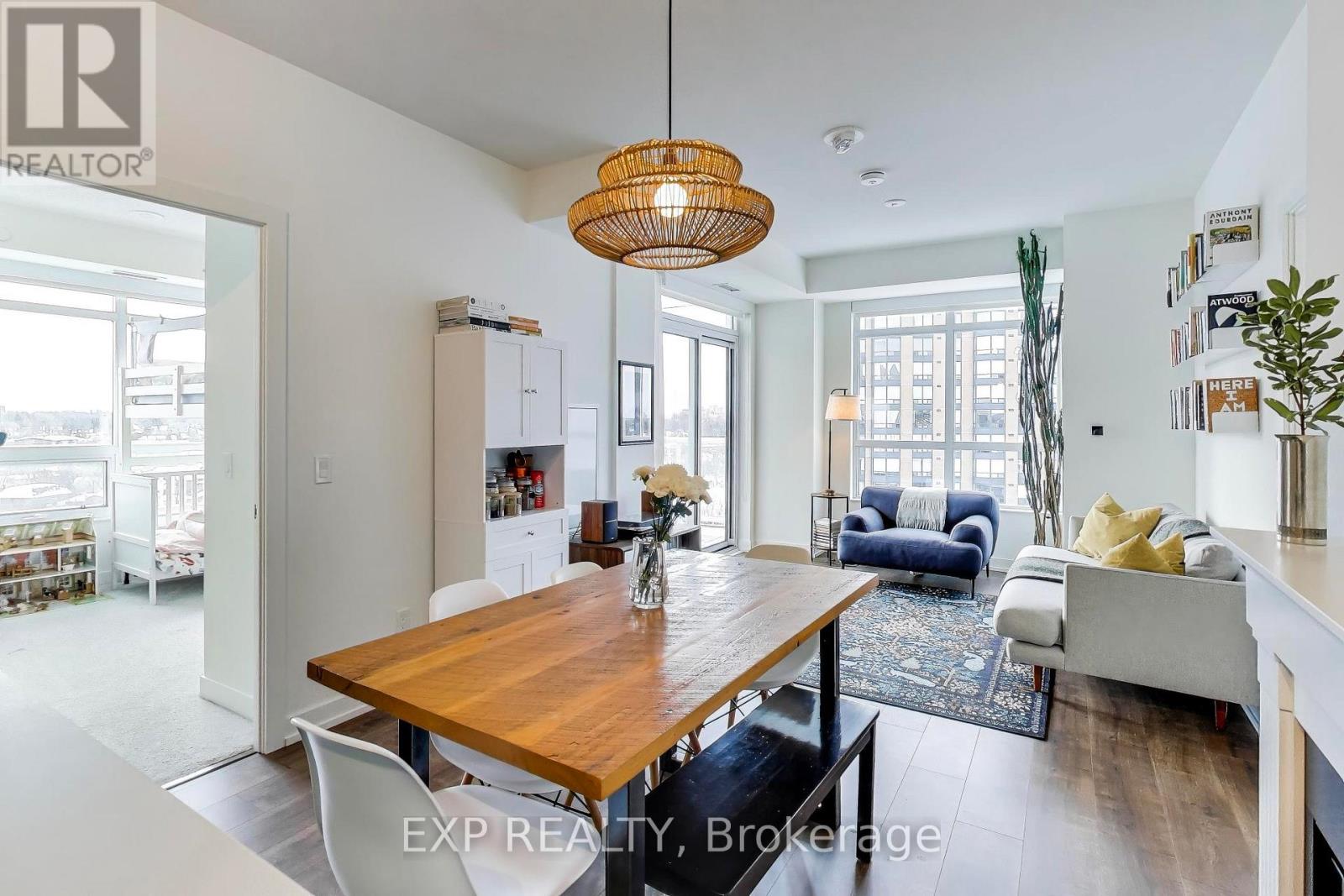 #1106 10 WILBY CRESCENT - 1