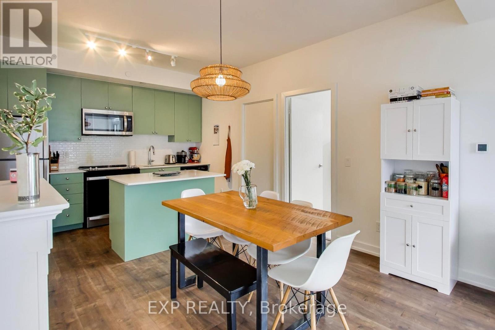 #1106 10 WILBY CRESCENT - 12