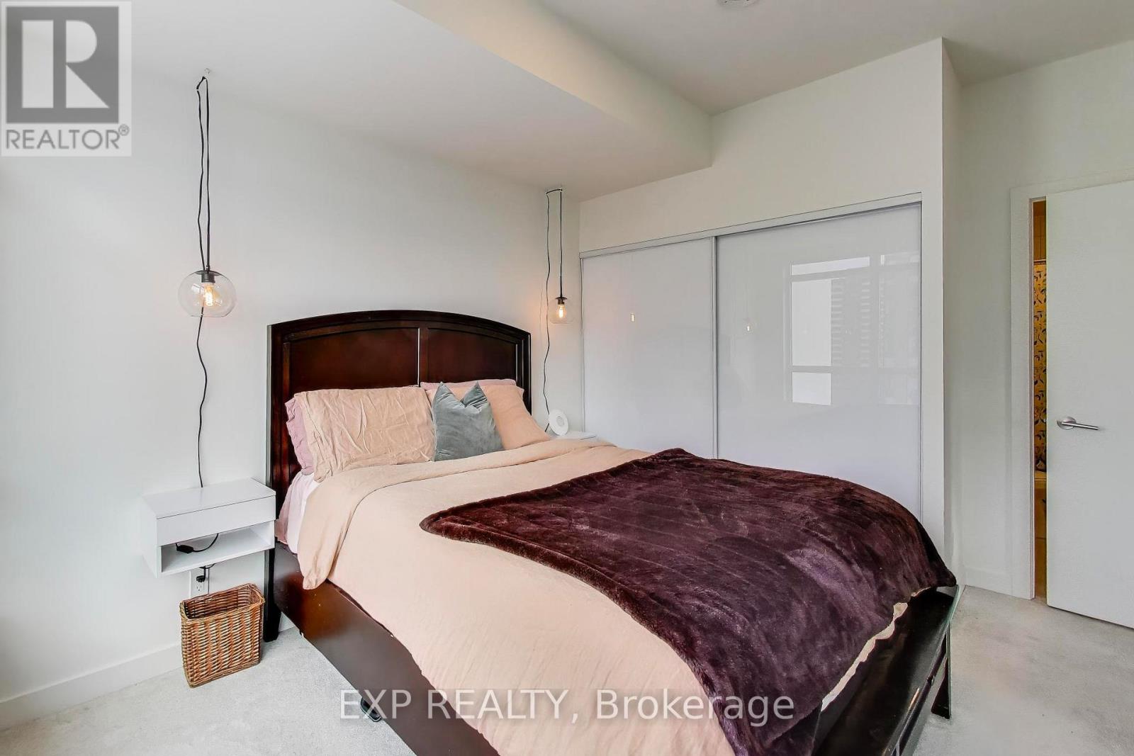 #1106 10 WILBY CRESCENT - 18