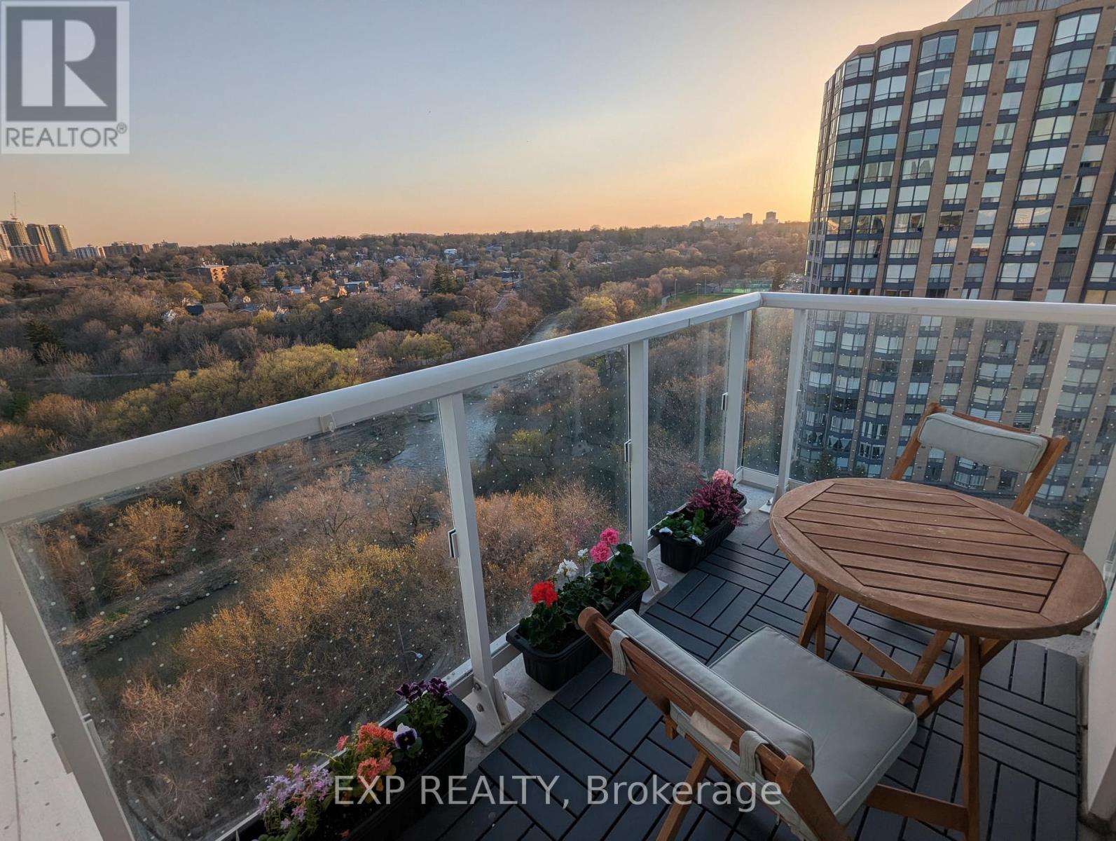 #1106 10 WILBY CRESCENT - 2