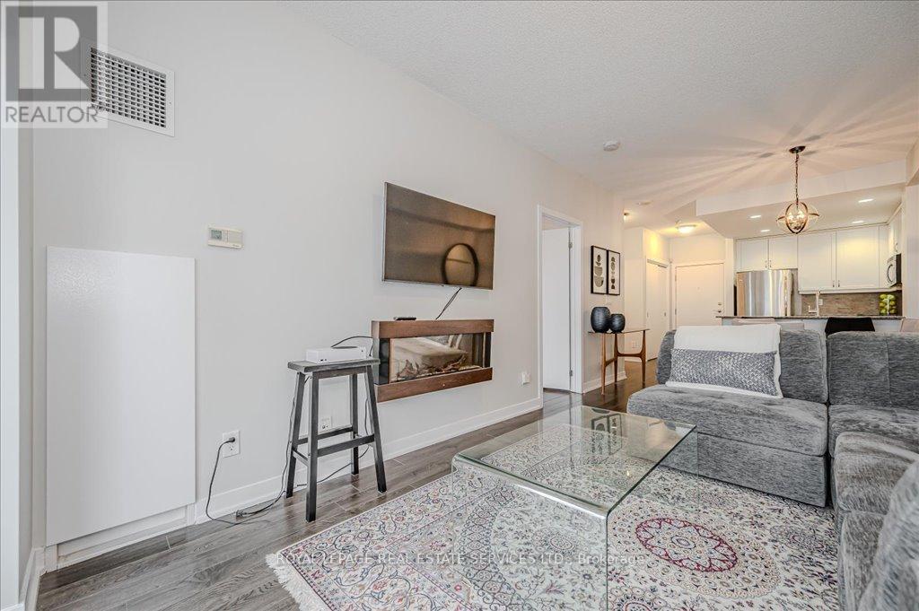 #615 551 MAPLE AVENUE - 13