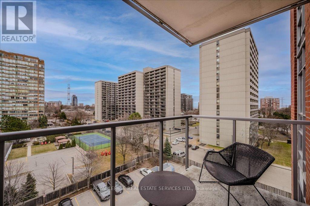 #615 551 MAPLE AVENUE - 14