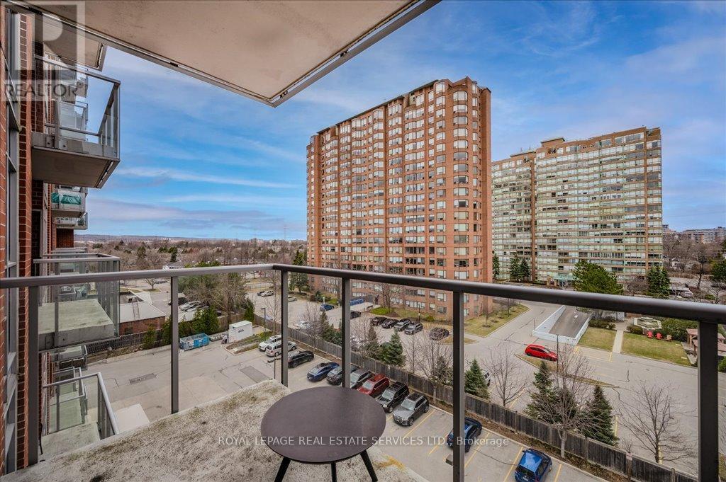 #615 551 MAPLE AVENUE - 15