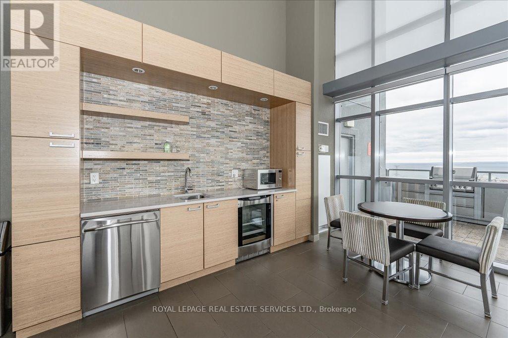 #615 551 MAPLE AVENUE - 30