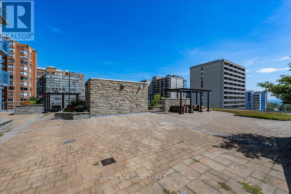 #615 551 MAPLE AVENUE - 44