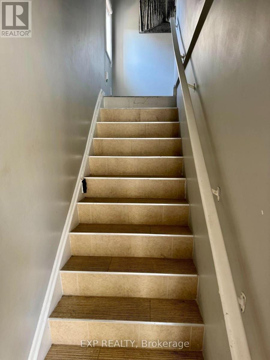 132 BROOKHAVEN DRIVE - 25