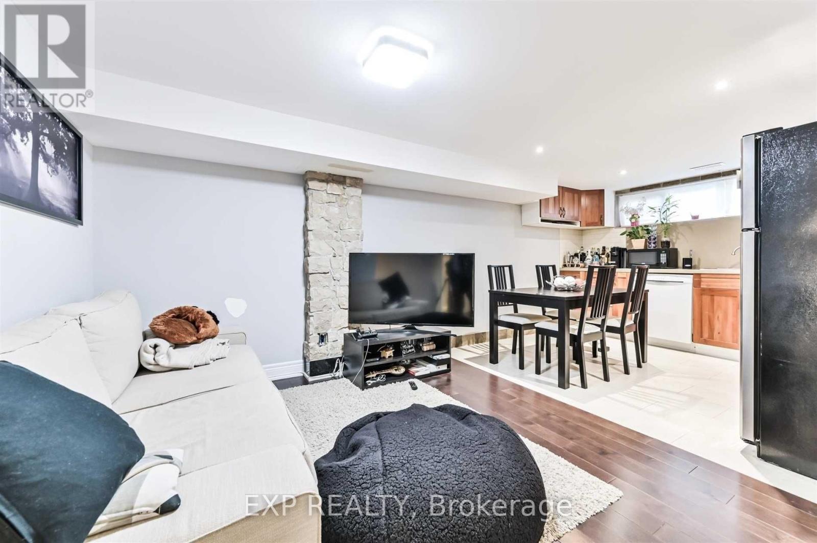 132 BROOKHAVEN DRIVE - 4