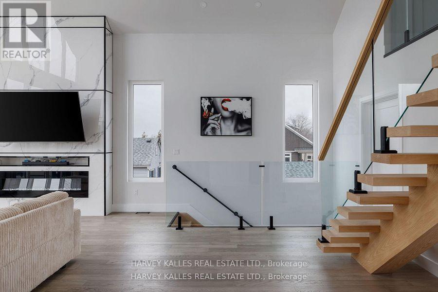 3184 LAKESHORE ROAD - 10