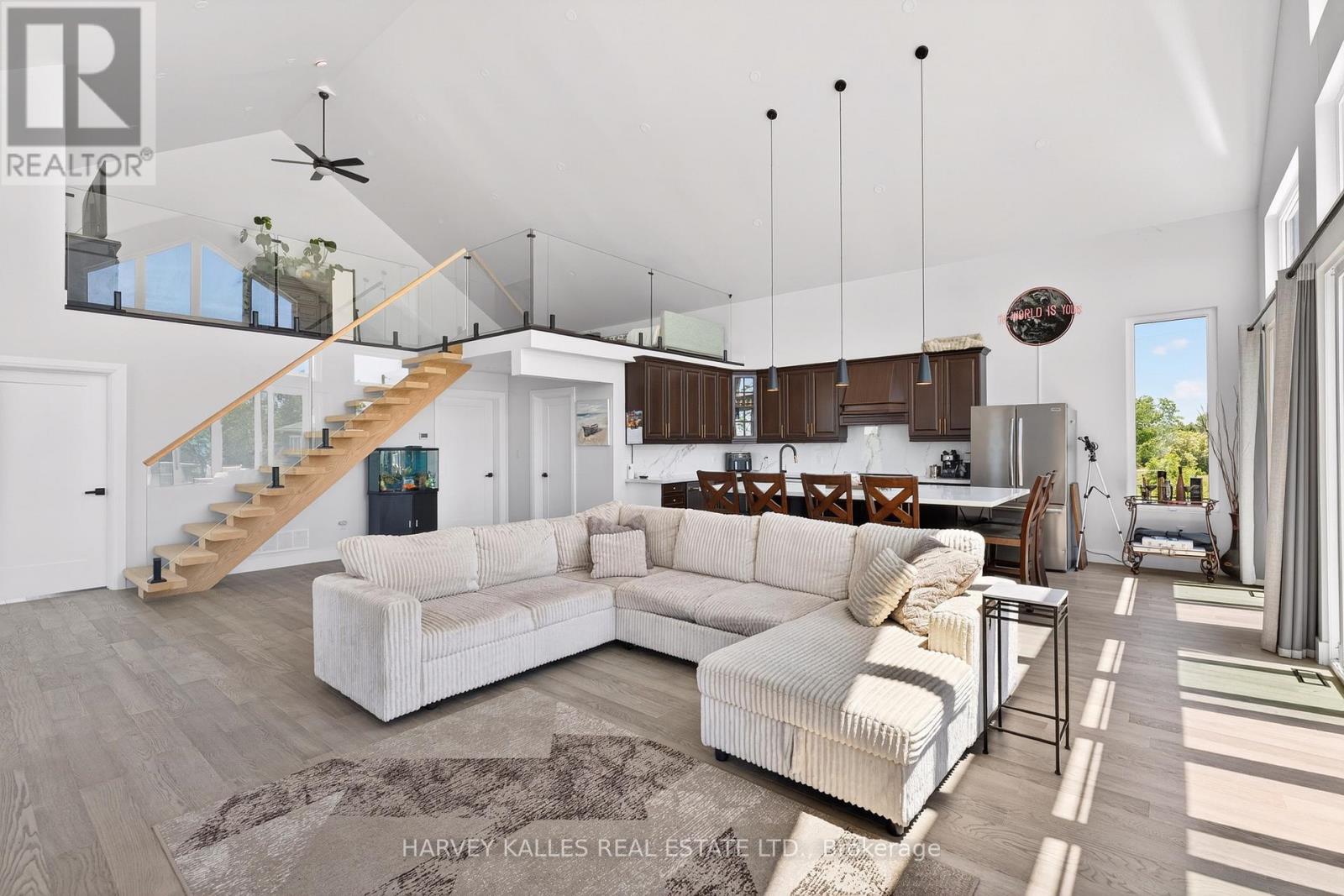 3184 LAKESHORE ROAD - 12