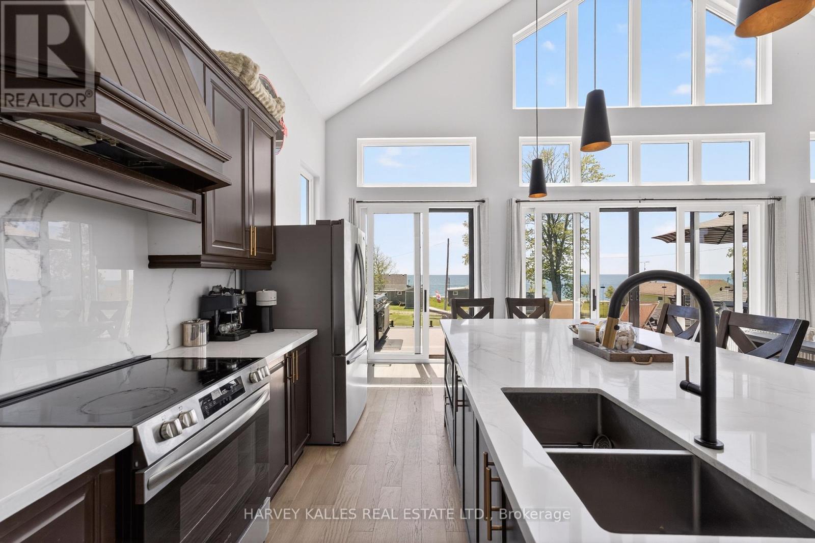 3184 LAKESHORE ROAD - 13