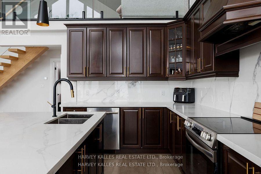 3184 LAKESHORE ROAD - 16