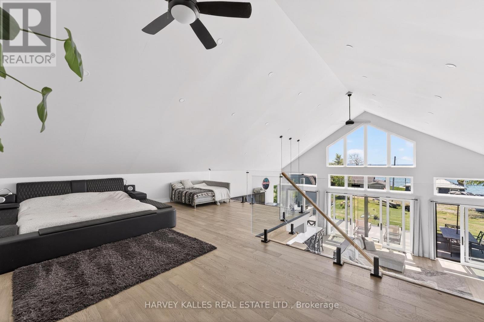 3184 LAKESHORE ROAD - 19
