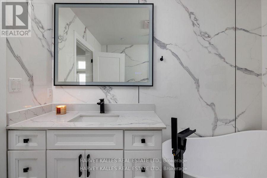 3184 LAKESHORE ROAD - 22