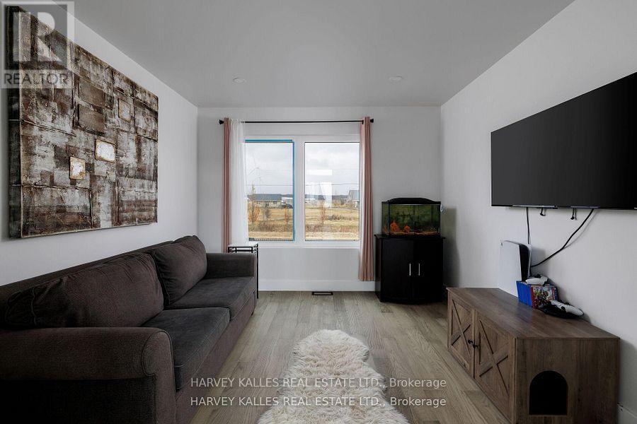 3184 LAKESHORE ROAD - 24